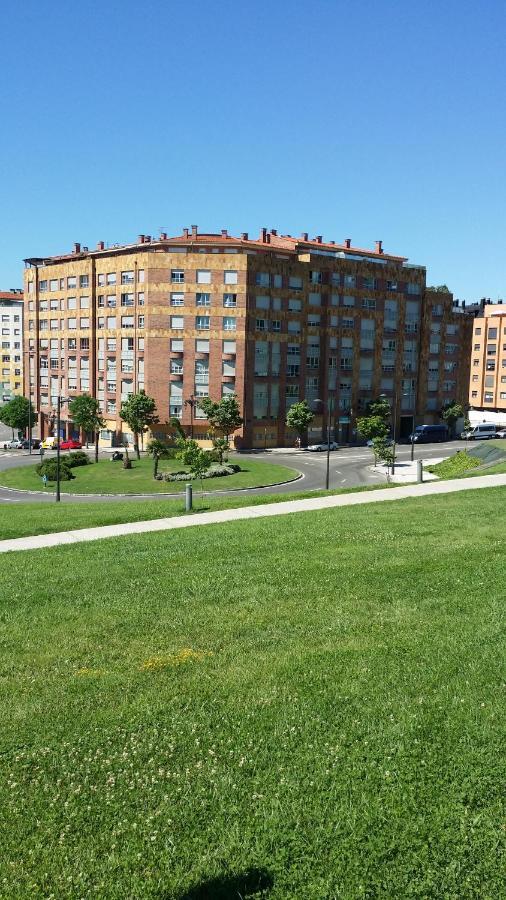 Apartamentos Chevere Rojo-Huca Oviedo Exteriör bild