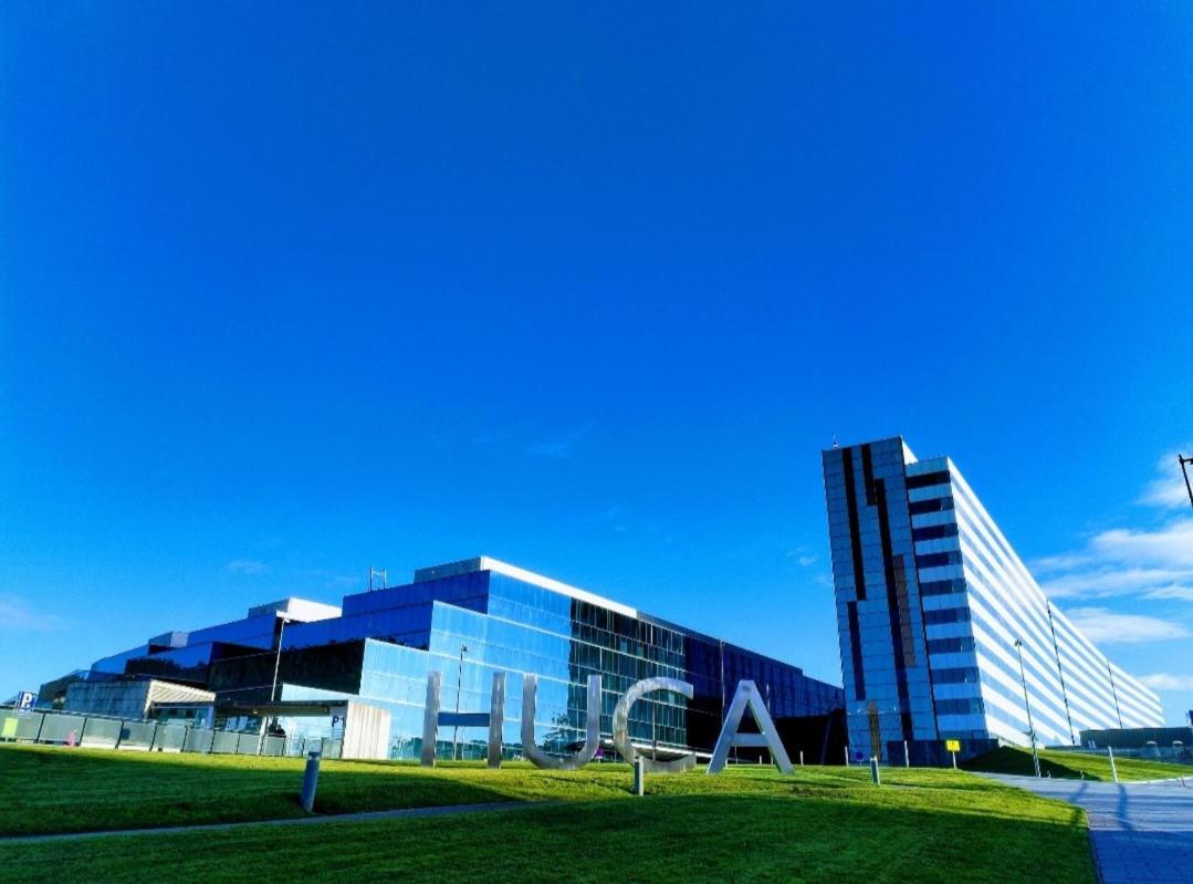 Apartamentos Chevere Rojo-Huca Oviedo Exteriör bild